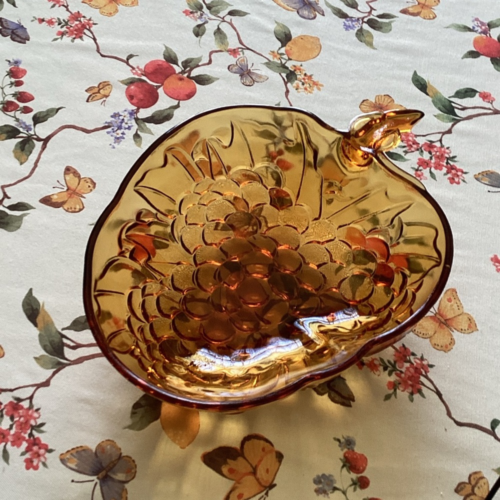 Amber Glass Decorative Bowl 🏺